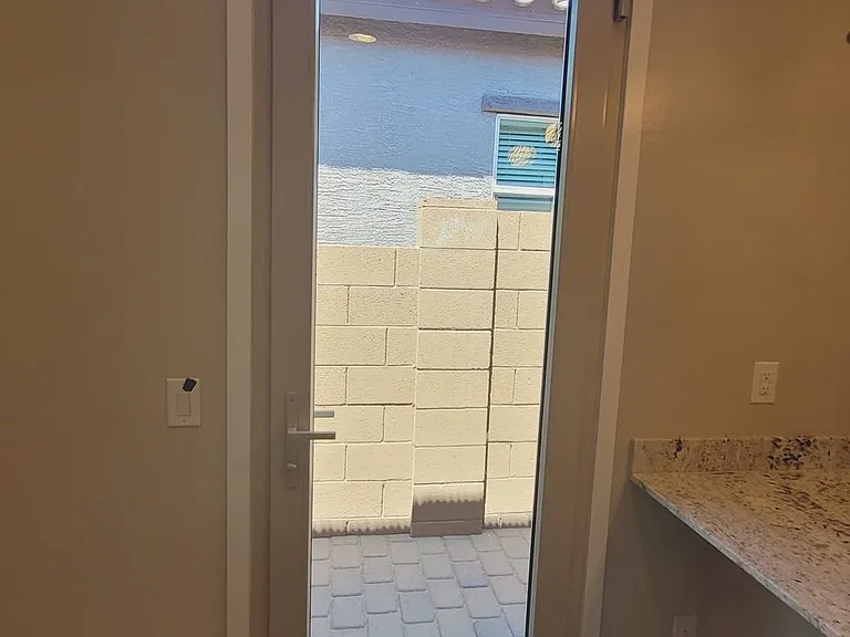 2530 W Huntington Dr #2 — Photo 10