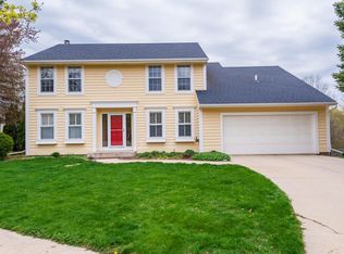 1009 Fox Croft Cir SW, Rochester, MN 55902