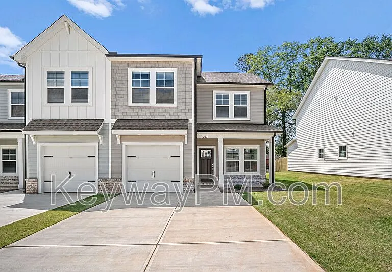 2071 Denmark Ave SE — Photo 3