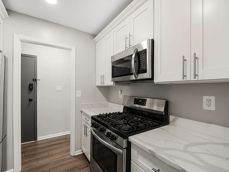 3860 Lyndhurst Dr #202 — Photo 13