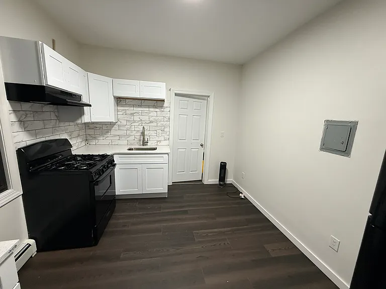 128 Campbell Ave #2 — Photo 2