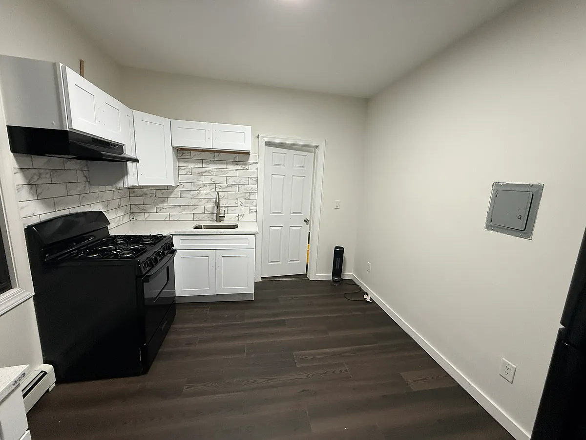 Building Photo - 128 Campbell Ave #2