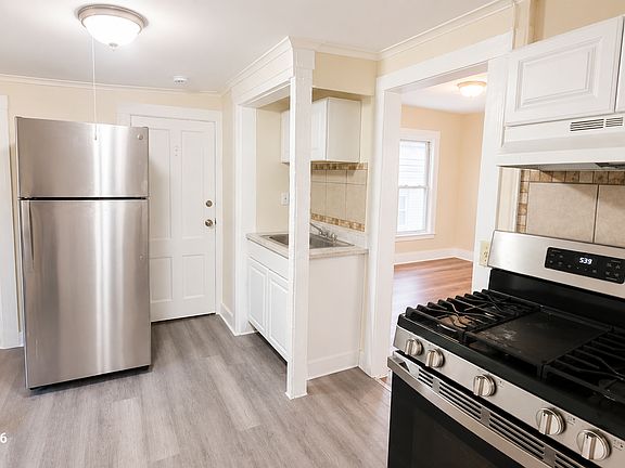 3rd image of 125 Shelton Ave #2B