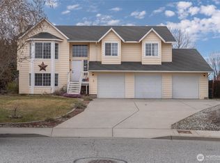 2371 Veedol Dr, East Wenatchee, WA 98802