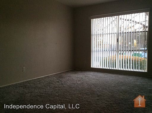 4th image of 406 E 18th St