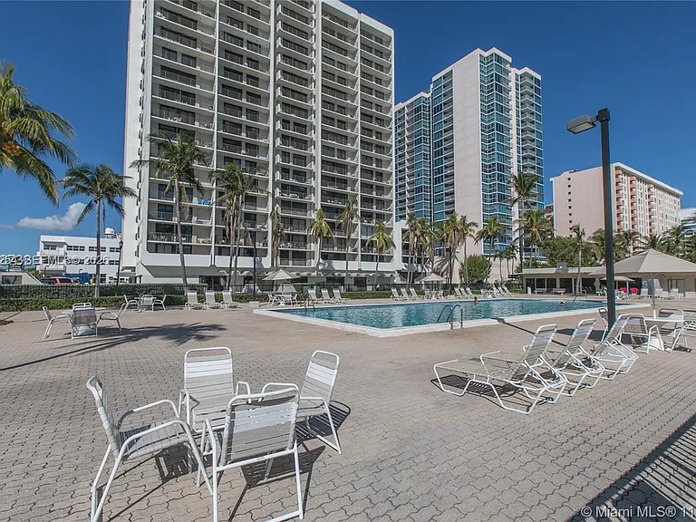 2625 Collins Ave #1508 — Photo 24