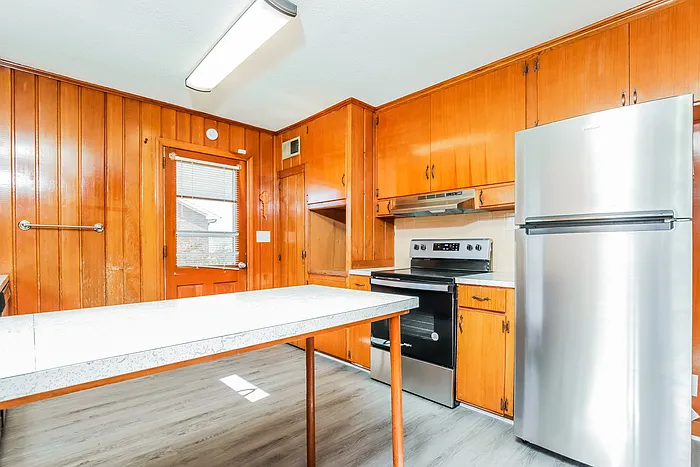 3930 Leinbach Dr — Photo 5