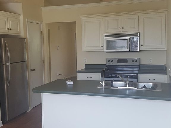3rd image of 408 Keswick Ct