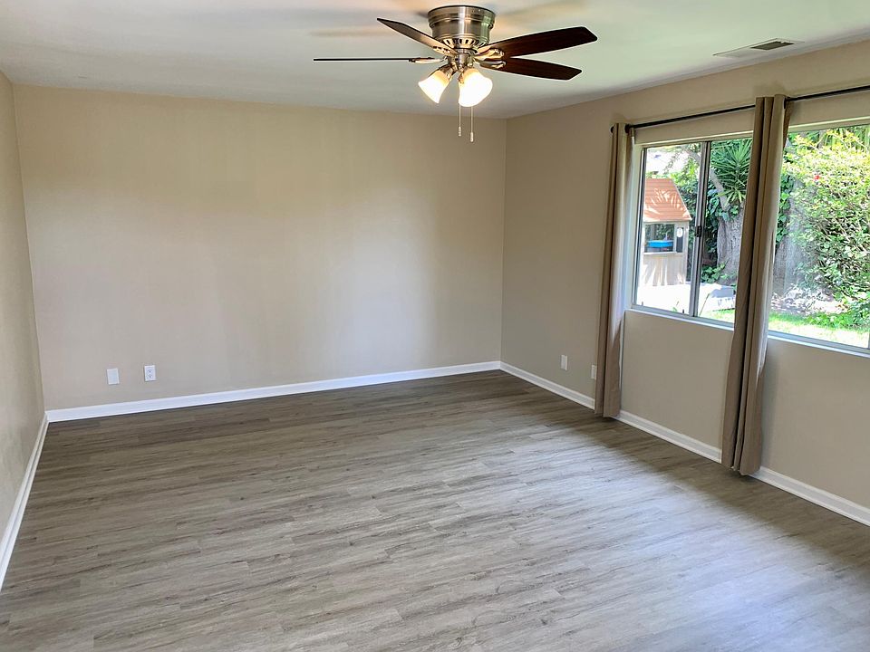 1st image of 236 Palo Alto Dr