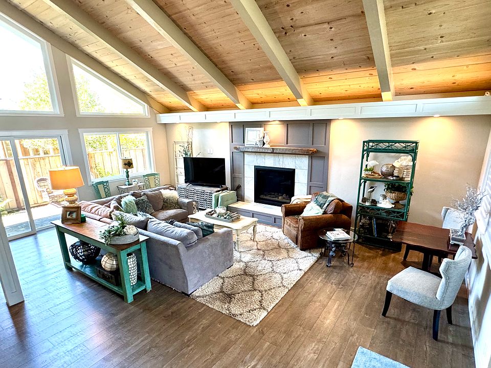 1st image of 429 Cliff Dr