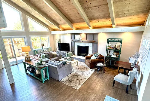 429 Cliff Dr Photo 1