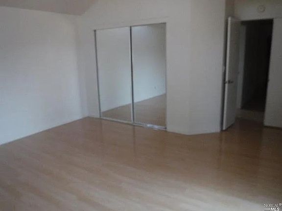 5th image of 312 Larkspur Dr