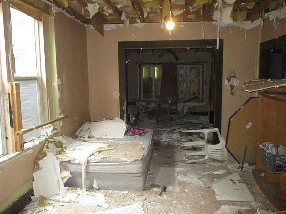 4th image of 10702 S Green Bay Ave
