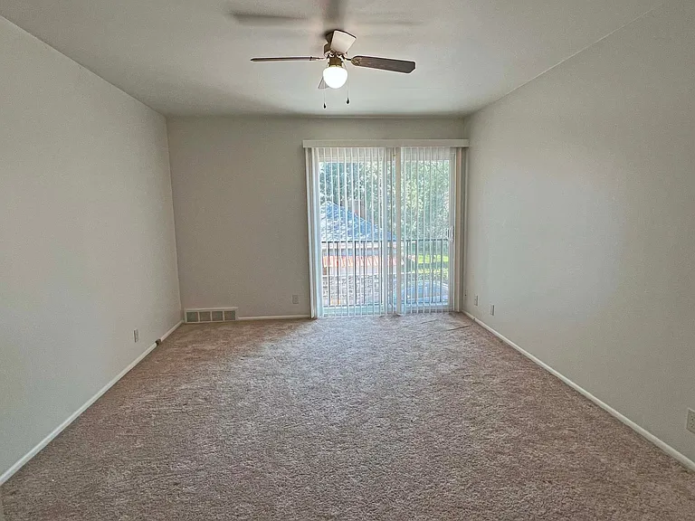 4903 California St #4 — Photo 7