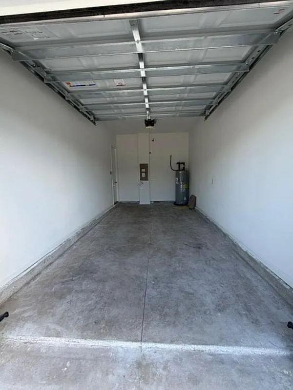3 bed, 2.5 bath, 1549 sqft, $2,200 — Photo 3
