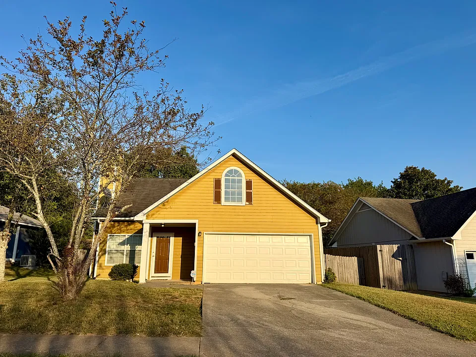 102 Sugar Bluff Ln NW