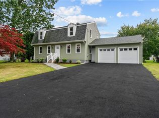 9 Opechee Dr, Bristol, RI 02809