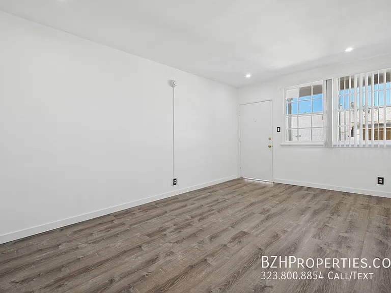 4010 Los Feliz Blvd #16 — Photo 3