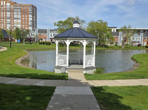3320 Spinnaker Ln APT 15E, Detroit, MI 48207