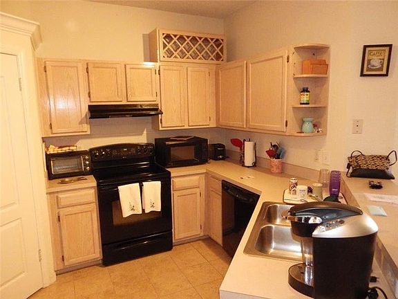 2nd image of 721 Mainsail Dr