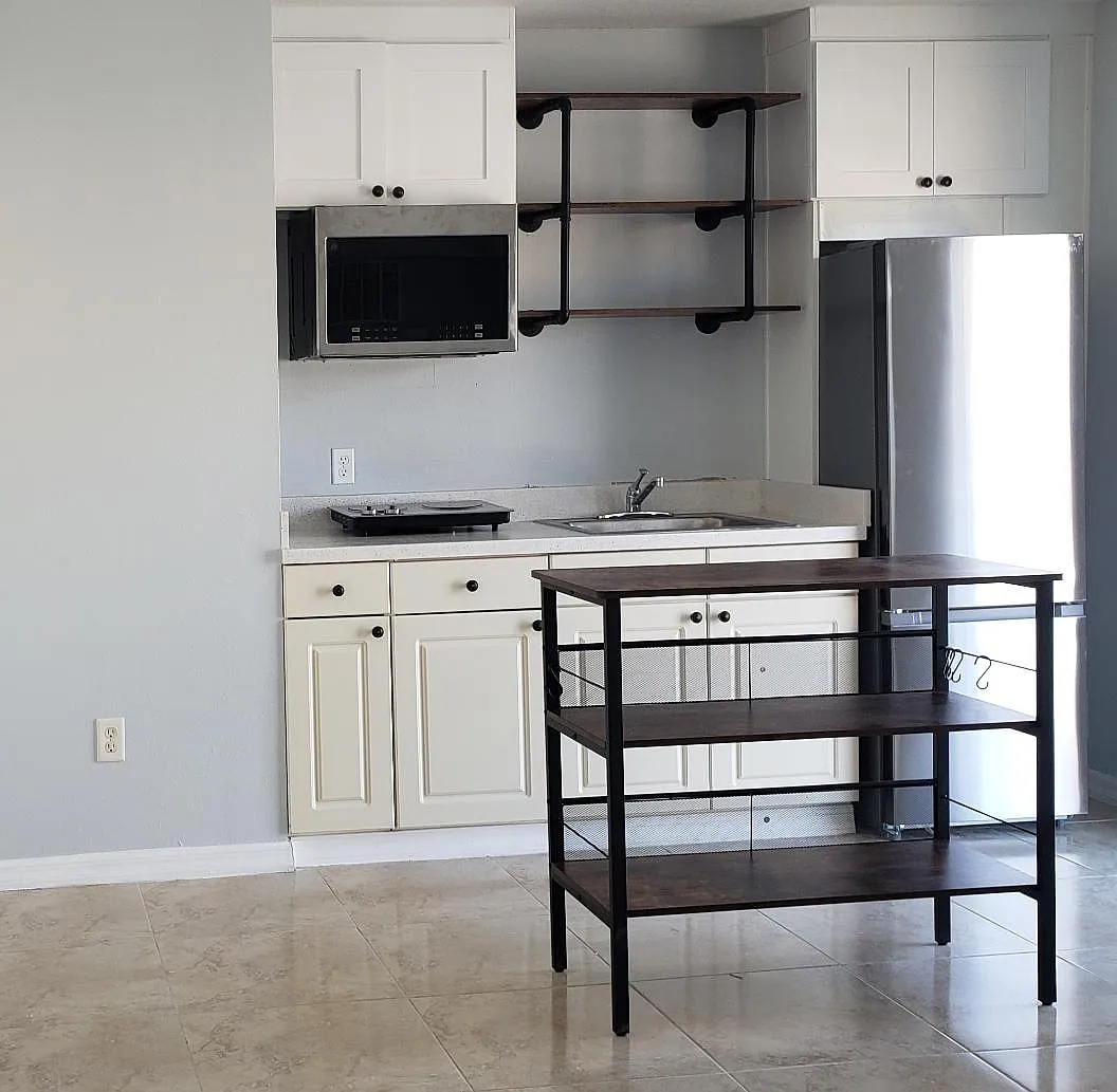 1 bed, 700 sqft, $1,175 — Photo 3
