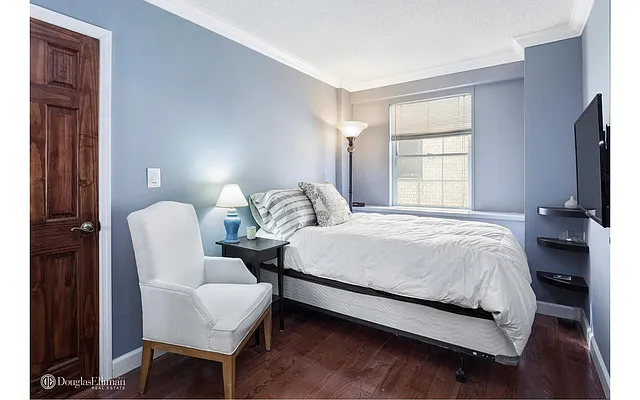 Sold by Douglas Elliman | media 20