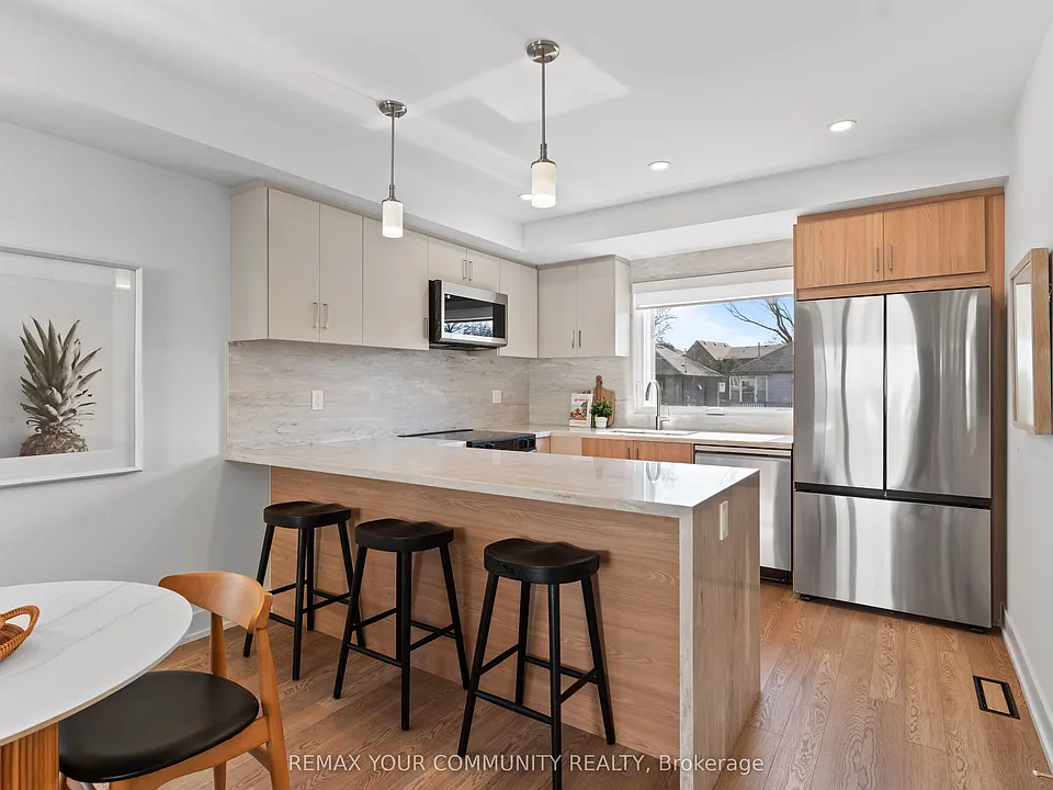 15 Acorn Ave #1