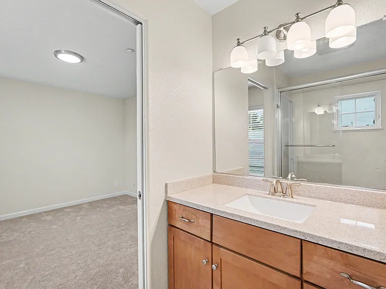 808 Lenzen Ave #107 — Photo 20