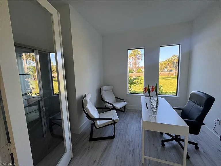 308 Golden Gate Blvd E — Photo 23