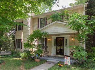 16 S Oaks Cir, Asheville, NC 28806