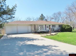 513 River Hills Rd, Mankato, MN 56001
