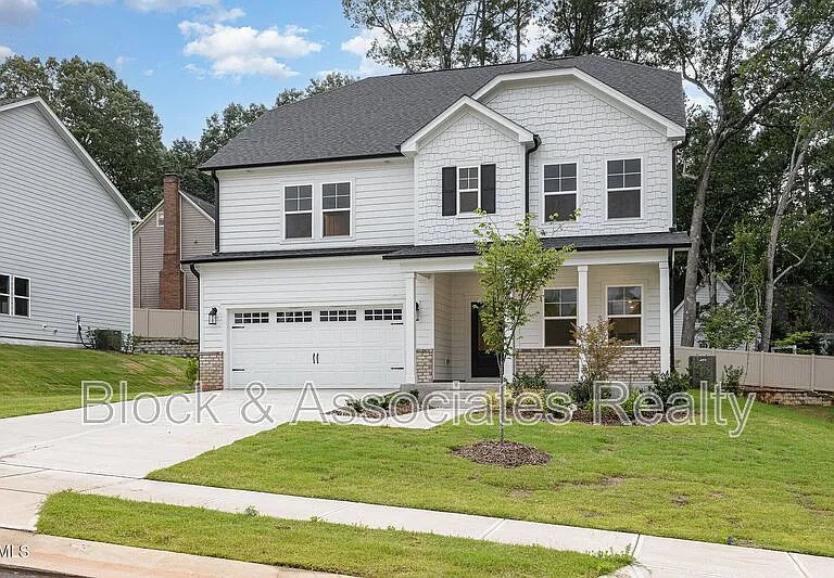 153 Hickory Grove Dr — Photo 1