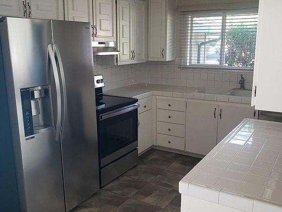 3rd image of 1631 Queens Crossing Dr