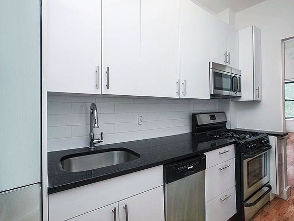2nd image of 35 Morningside Ave APT 34
