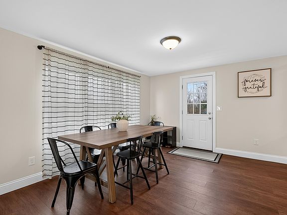 5th image of 16 Warsaw Rd
