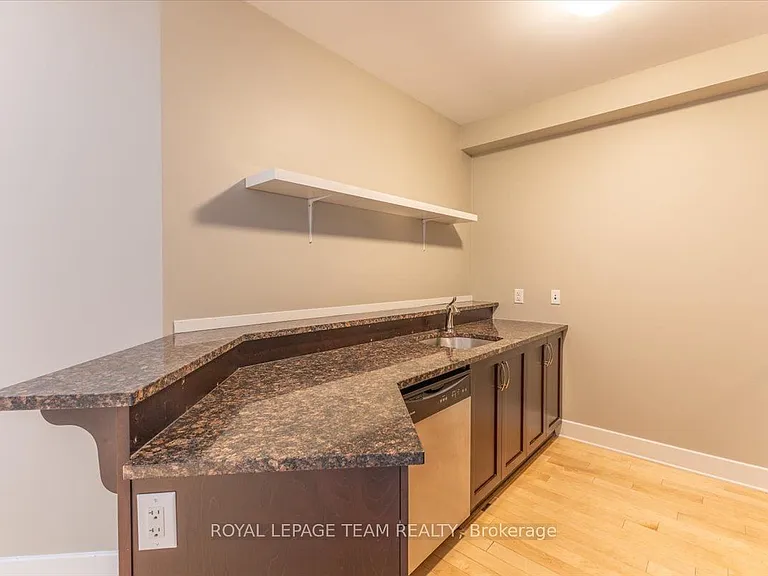 9 Balsam St W — Photo 13