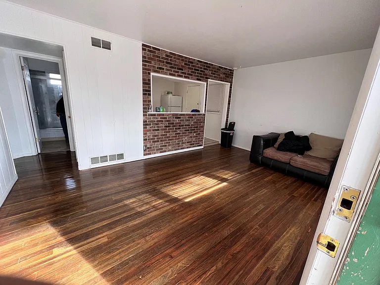 3203 Bay State Ave — Photo 6