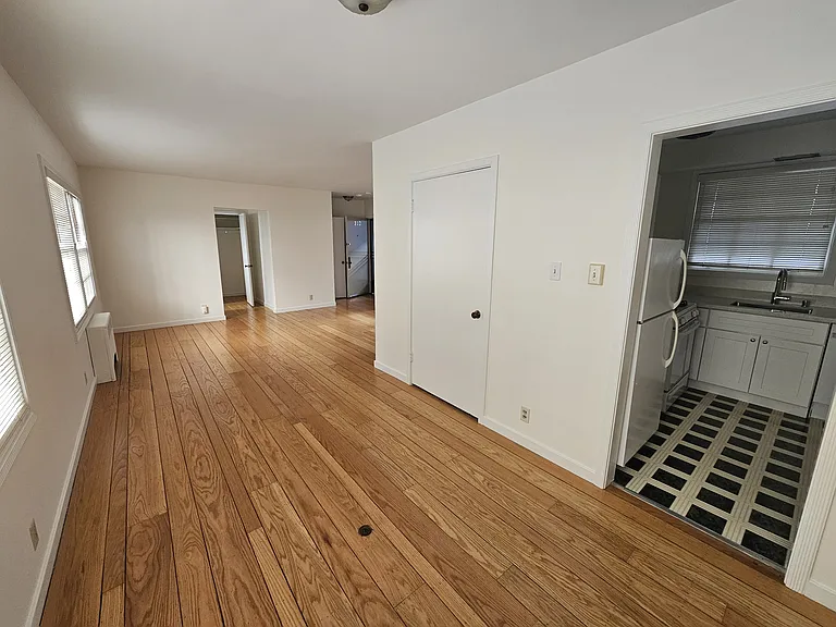 1935 Clay St #302 — Photo 1