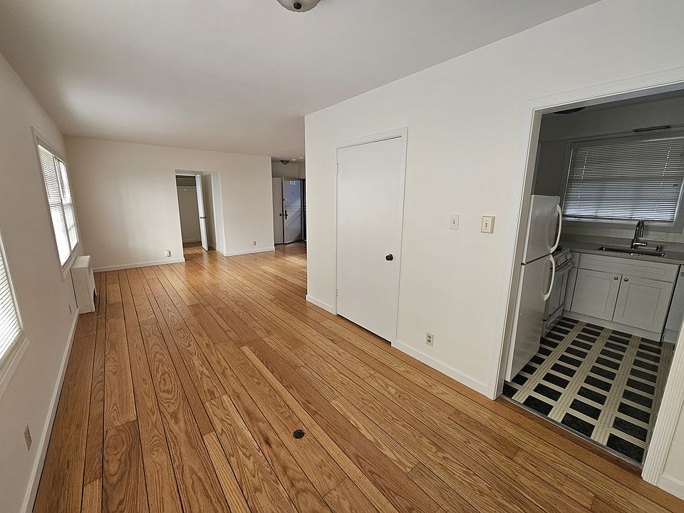 1st image of 1935 Clay St #302