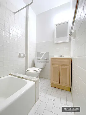 Rented by ZealEstate Group Inc | media 4