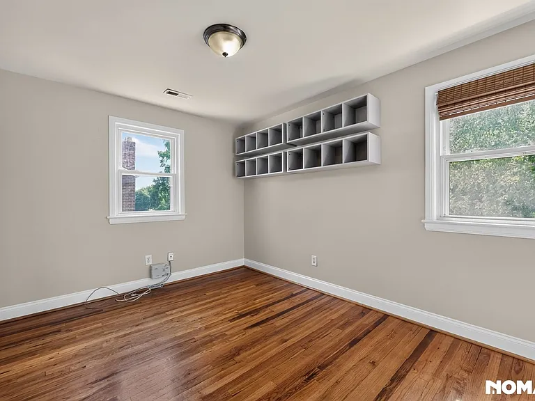8507 Potomac Ave — Photo 17