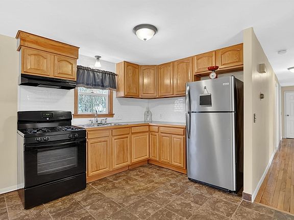 4th image of 70 Quentin Rd