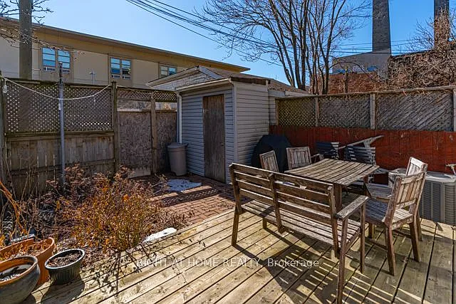 79 Niagara St #LOWER — Photo 12