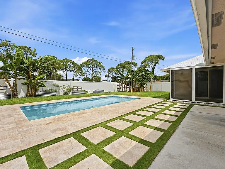 1280 SW Kalevala Dr — Photo 34