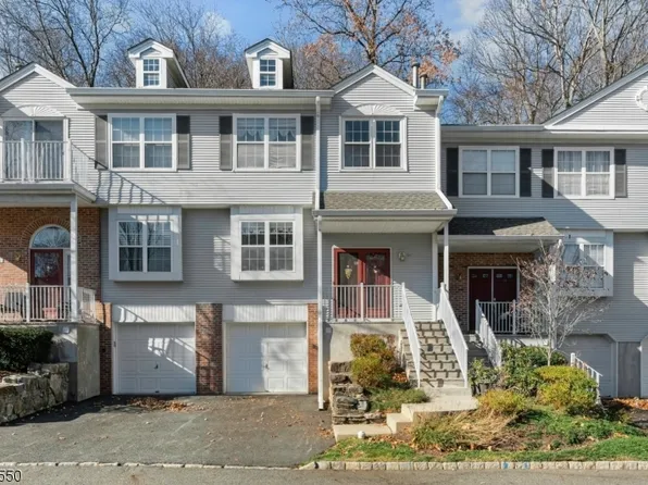 90 Brookside Ln, Mount Arlington Boro, NJ 07856
