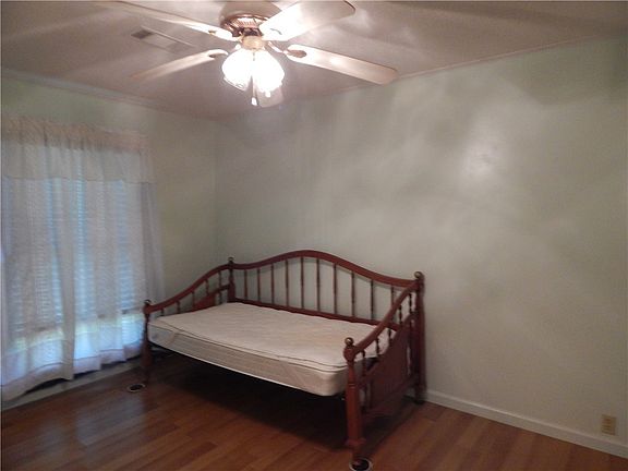 3rd image of 256 Caldwell St