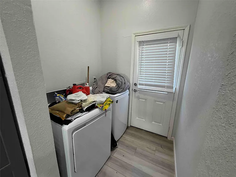2400 Burkett St — Photo 17