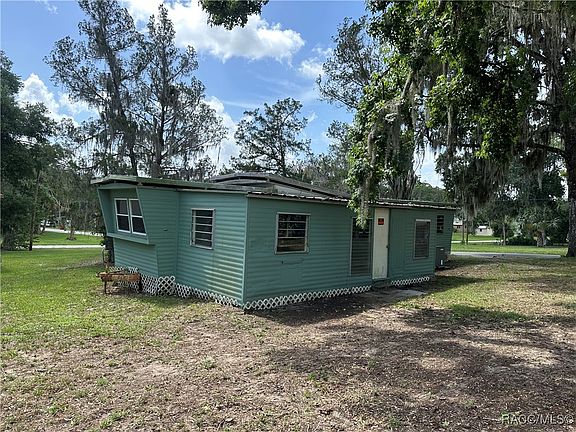4th image of 2820 N Lakefront Dr
