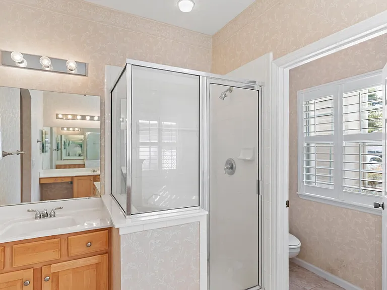 572 Redberry Ln — Photo 29