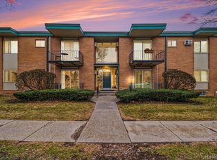 1840 Axtell Dr APT 7, Troy, MI 48084